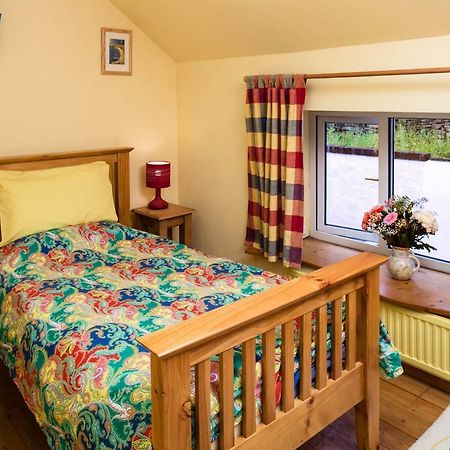 1 Tan Yr Eglwys Barn Cottage Pontardawe Kültér fotó