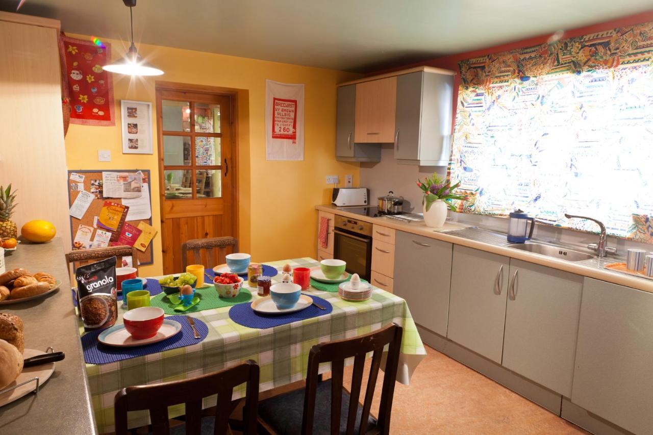 1 Tan Yr Eglwys Barn Cottage Pontardawe Kültér fotó