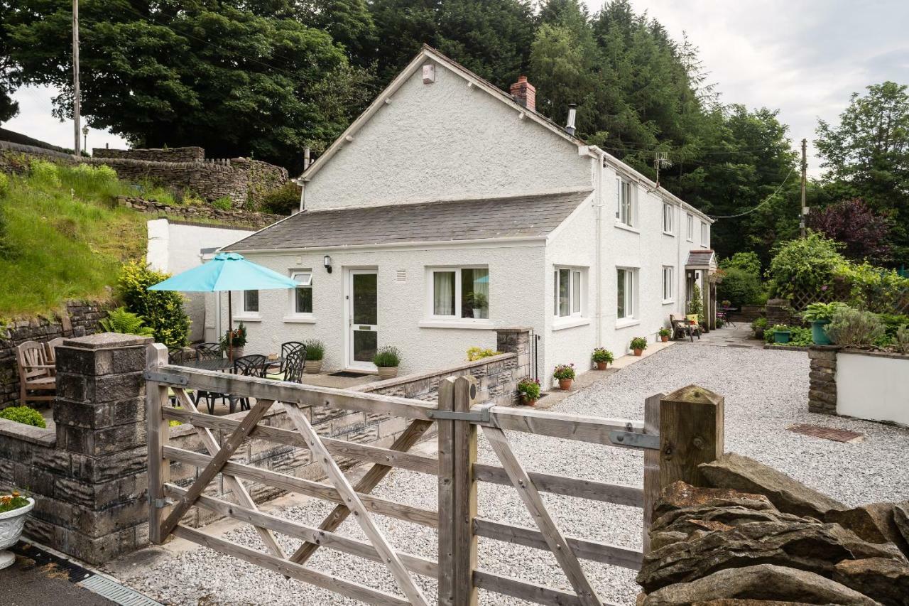 1 Tan Yr Eglwys Barn Cottage Pontardawe Kültér fotó