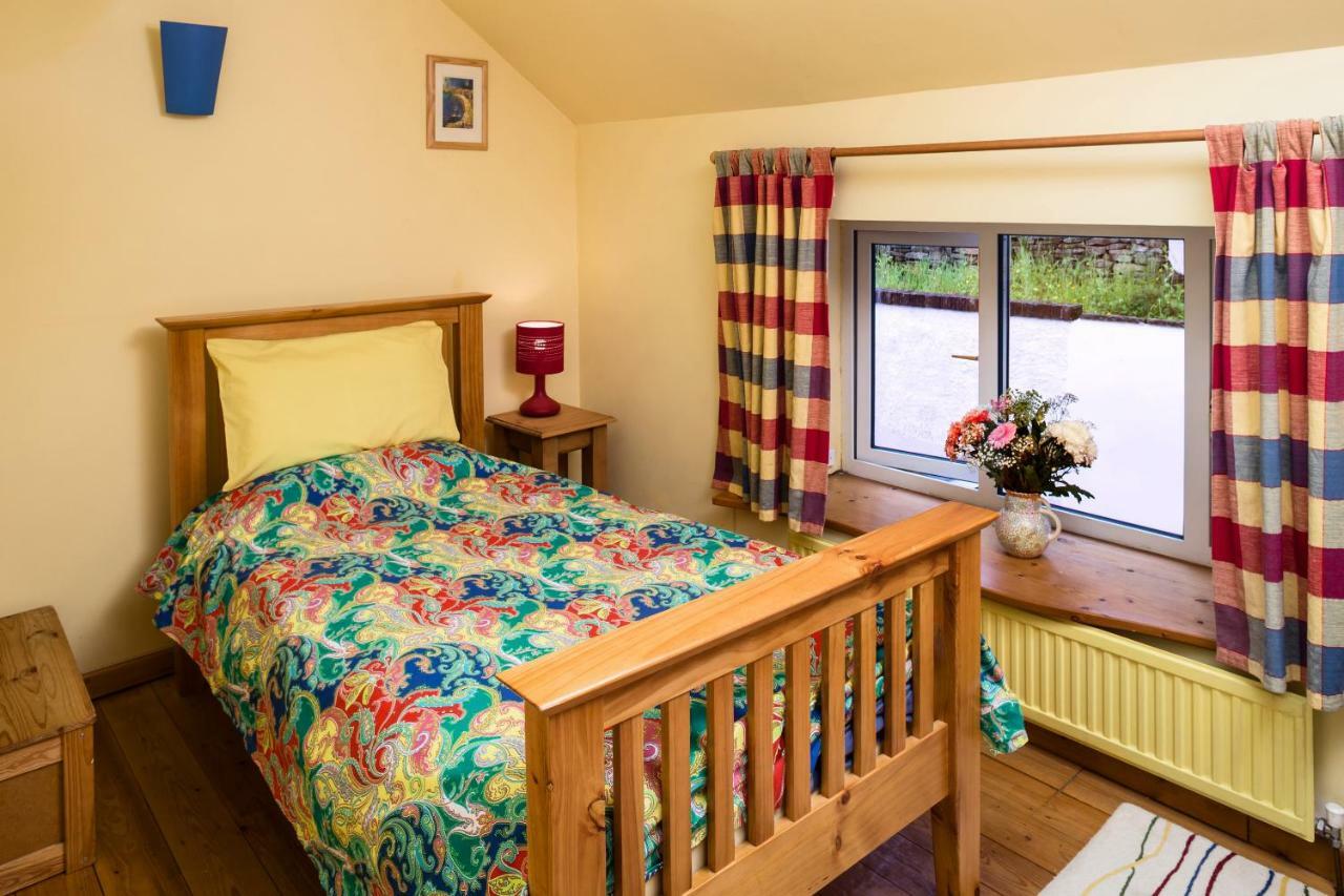 1 Tan Yr Eglwys Barn Cottage Pontardawe Kültér fotó