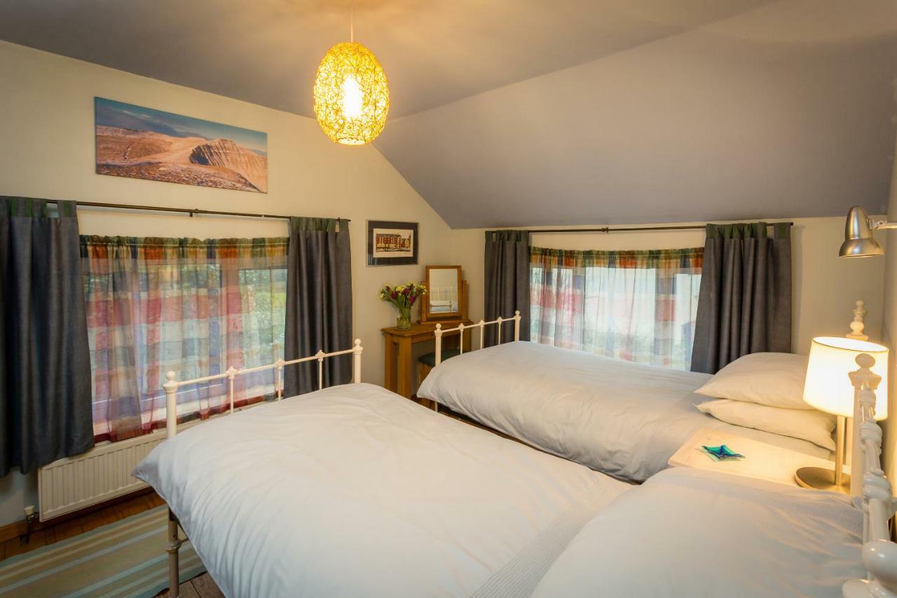 1 Tan Yr Eglwys Barn Cottage Pontardawe Kültér fotó
